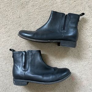OluKai Malie leather booties